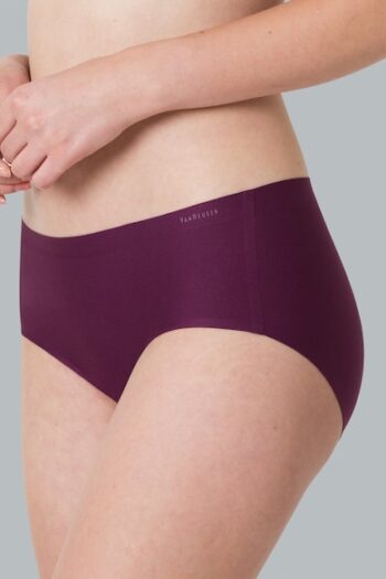 VAN HEUSEN 22112 Women Pickled Beet Solid No Visible Panty Line Easy Stain Release Gusset Invisilite Hipster Panty